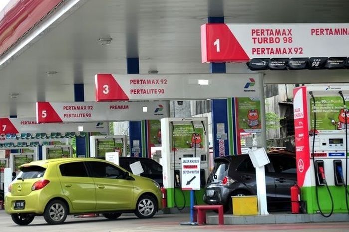 Mulai 1 April Harga Pertamax Naik - Faktual.id